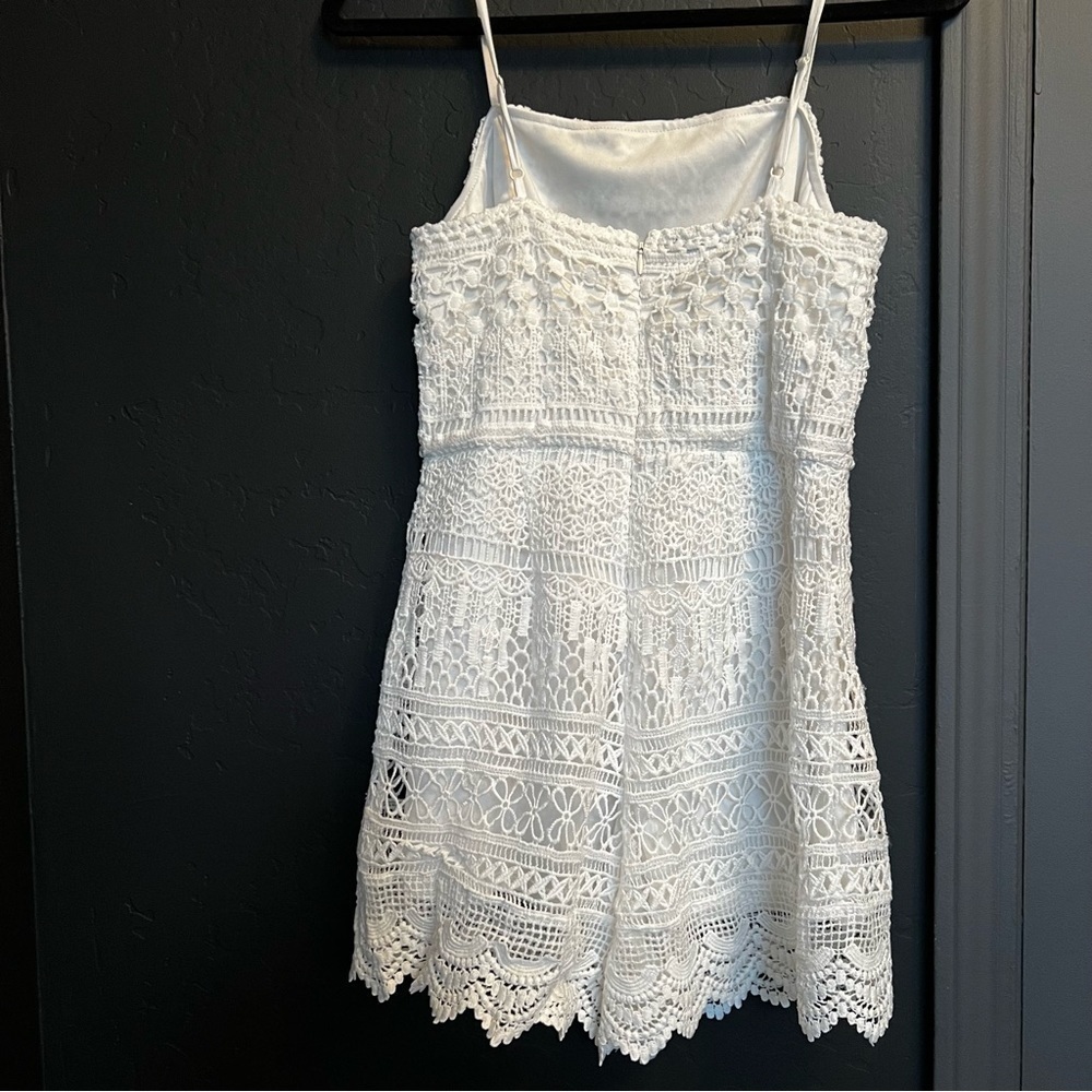 Kendal and Kylie crochet Romper size S Color White summer vibes, vacation, - Picture 3 of 6